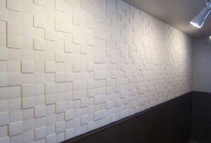 洋室の壁【after】:壁紙からエコカラットを採用し質感がグレードアップ!